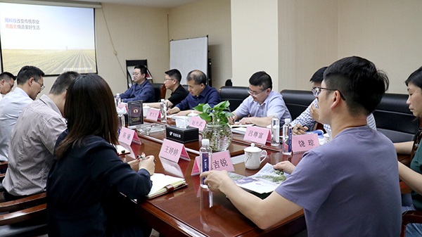 浙江農林大學現代農學院院長曾大力一行赴托普云農參觀交流